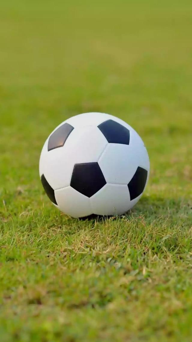 资深球迷使用即时比分快捷追踪比赛